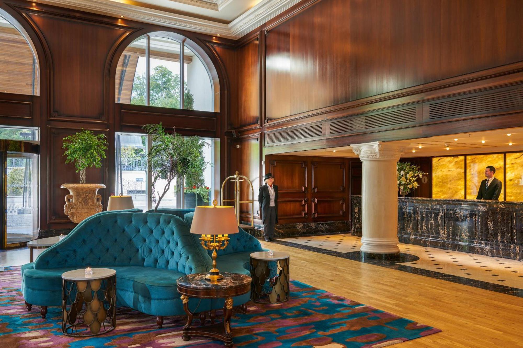 Powerscourt Hotel, Autograph Collection Enniskerry Luaran gambar The lobby of the hotel