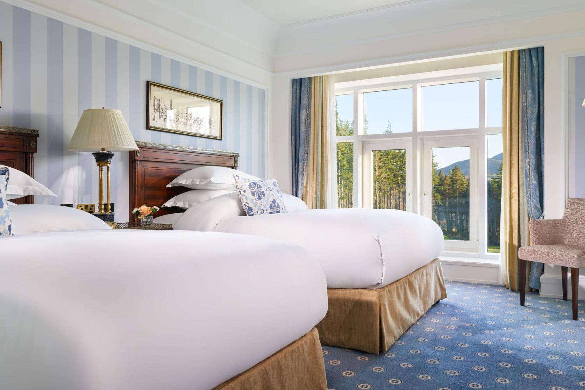 Powerscourt Hotel, Autograph Collection Enniskerry Luaran gambar A room at the Lake Placid Lodge