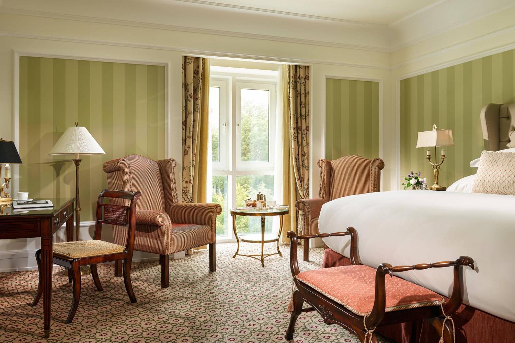 Powerscourt Hotel, Autograph Collection Enniskerry Luaran gambar A room at the Four Seasons Hotel