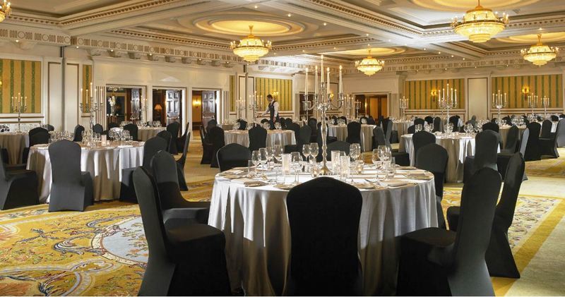 Powerscourt Hotel, Autograph Collection Enniskerry Luaran gambar The ballroom at the Taj Mahal Palace