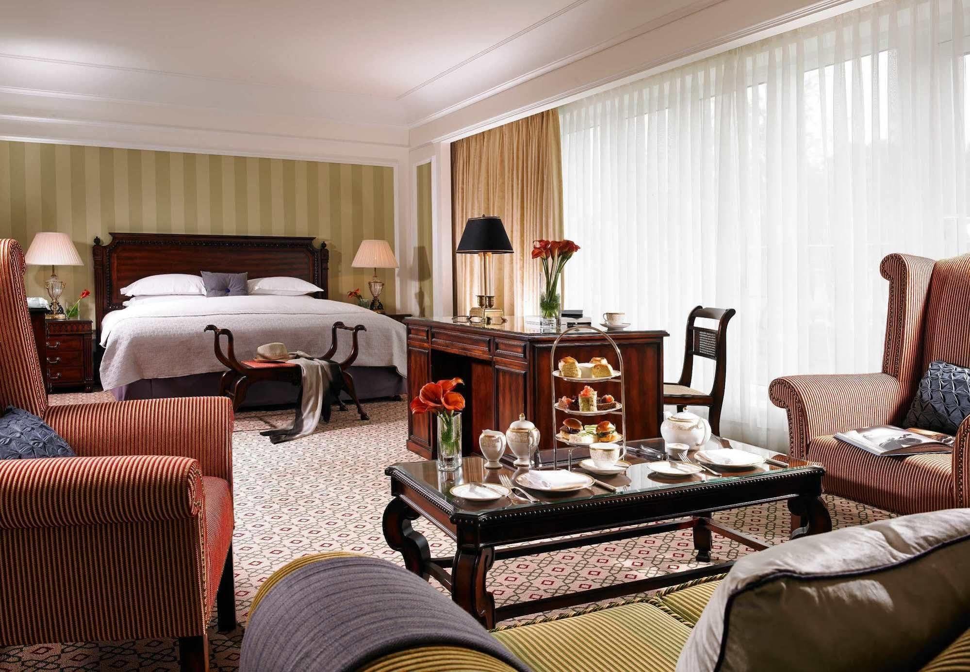 Powerscourt Hotel, Autograph Collection Enniskerry Luaran gambar A suite at the hotel