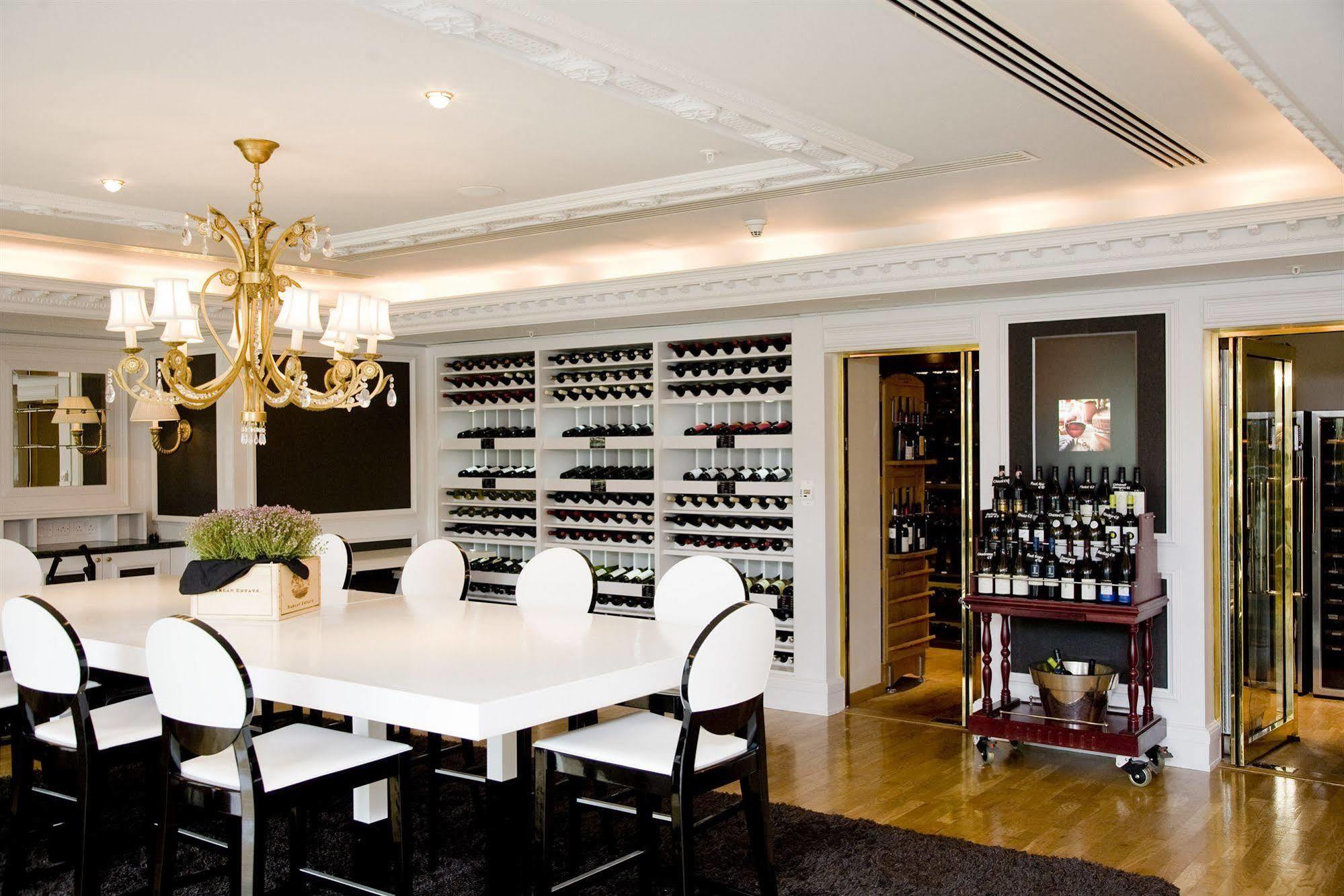 Powerscourt Hotel, Autograph Collection Enniskerry Luaran gambar Wine tasting room at the Wine Institute